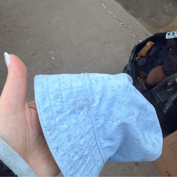 Lululemon Athletica reversible Bucket Hat - Picture 4 of 6